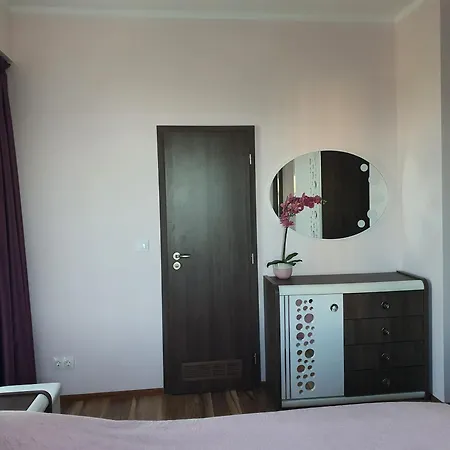 луксозен в резиденция лазурен бряг Burgas Stad